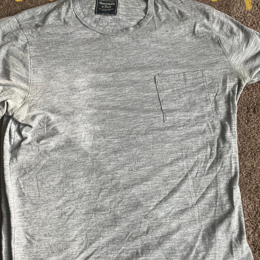 Men’s abercrombie and fitch T-shirt